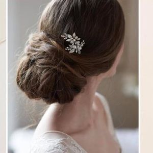 Dareth Colburn “Aviana” Hair Pin